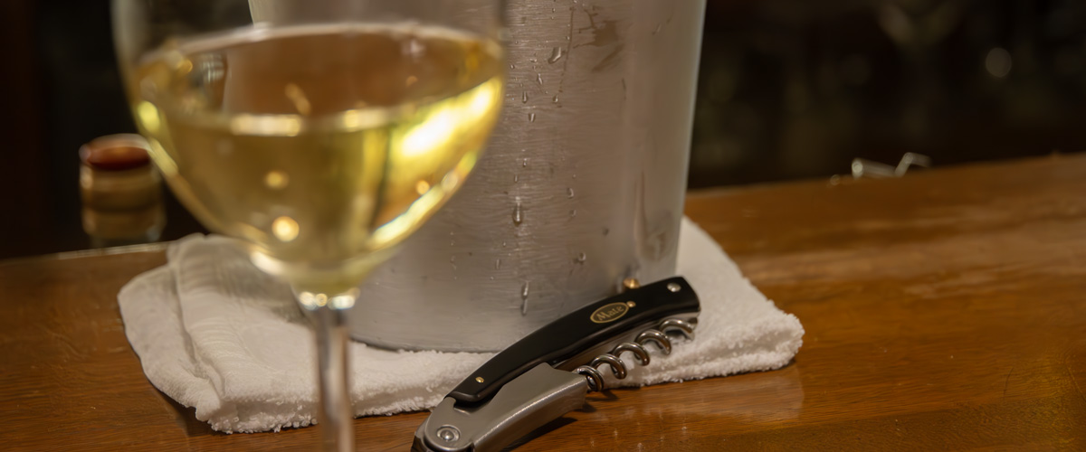 Knives for sommeliers